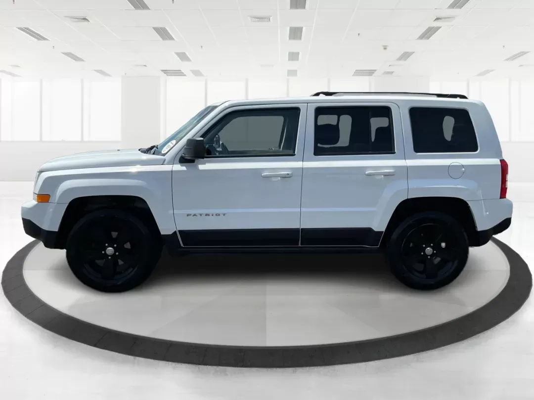 2016 Jeep Patriot Sport (1C4NJRBB2GD) with an 2.4L I-4 DOHC engine, located at 401 Woodman Dr, Riverside, OH, 45431, (937) 908-9800, 39.760899, -84.123421 - **Adventure Awaits with the 2016 Jeep Patriot Sport Perfect for Your Next Journey!**<br /> <br /> Are you ready to embrace the open road and explore new horizons? At Advantage Car and Credit, located at 1184 Kauffman Ave, Fairborn, OH 45324, we have the perfect vehicle to match your adventurous spi - Photo#5