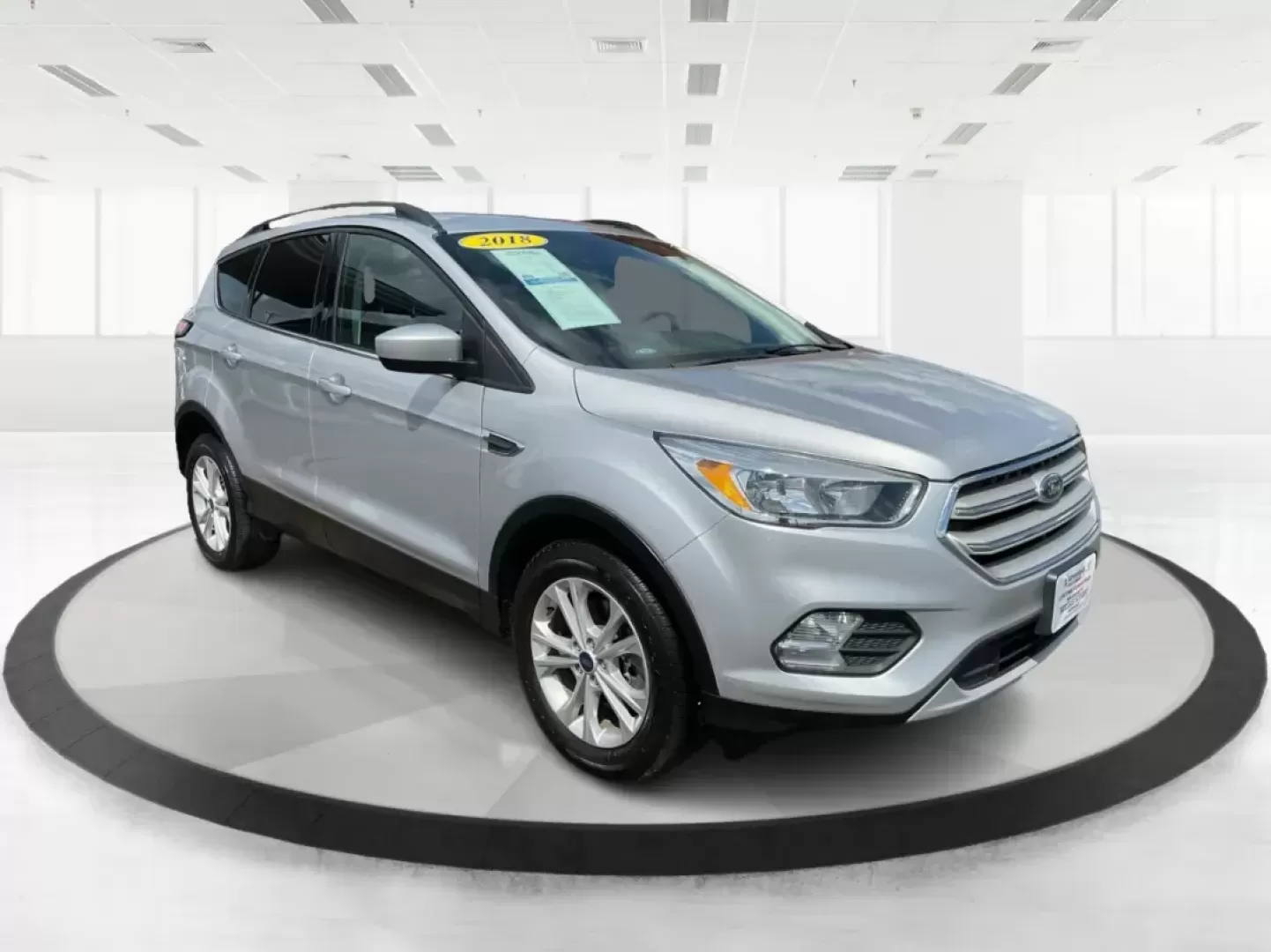 2018 Ford Escape SE (1FMCU9GDXJU) with an Other engine, located at 1230 East Main St, Xenia, OH, 45385, (937) 908-9800, 39.688026, -83.910172 - Photo#0