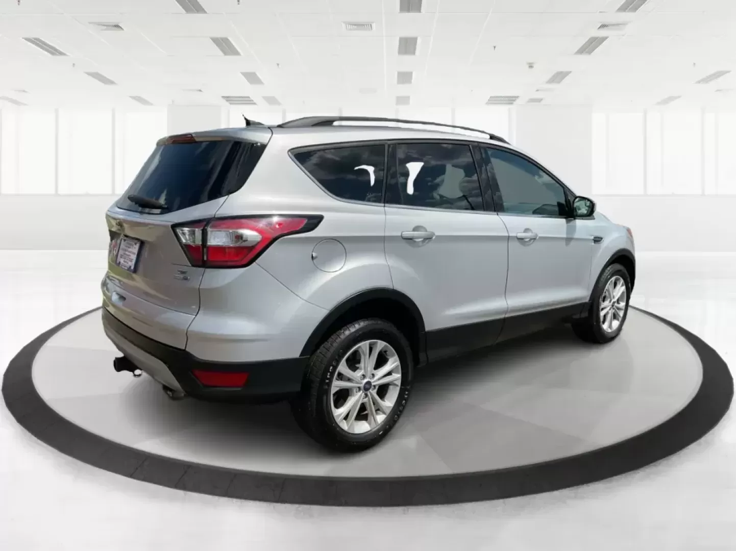2018 Ford Escape SE (1FMCU9GDXJU) with an Other engine, located at 1230 East Main St, Xenia, OH, 45385, (937) 908-9800, 39.688026, -83.910172 - Photo#2