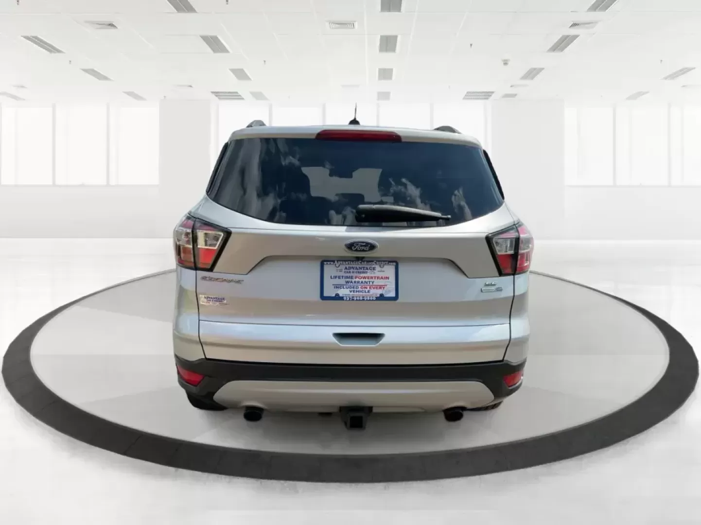2018 Ford Escape SE (1FMCU9GDXJU) with an Other engine, located at 1230 East Main St, Xenia, OH, 45385, (937) 908-9800, 39.688026, -83.910172 - Photo#3