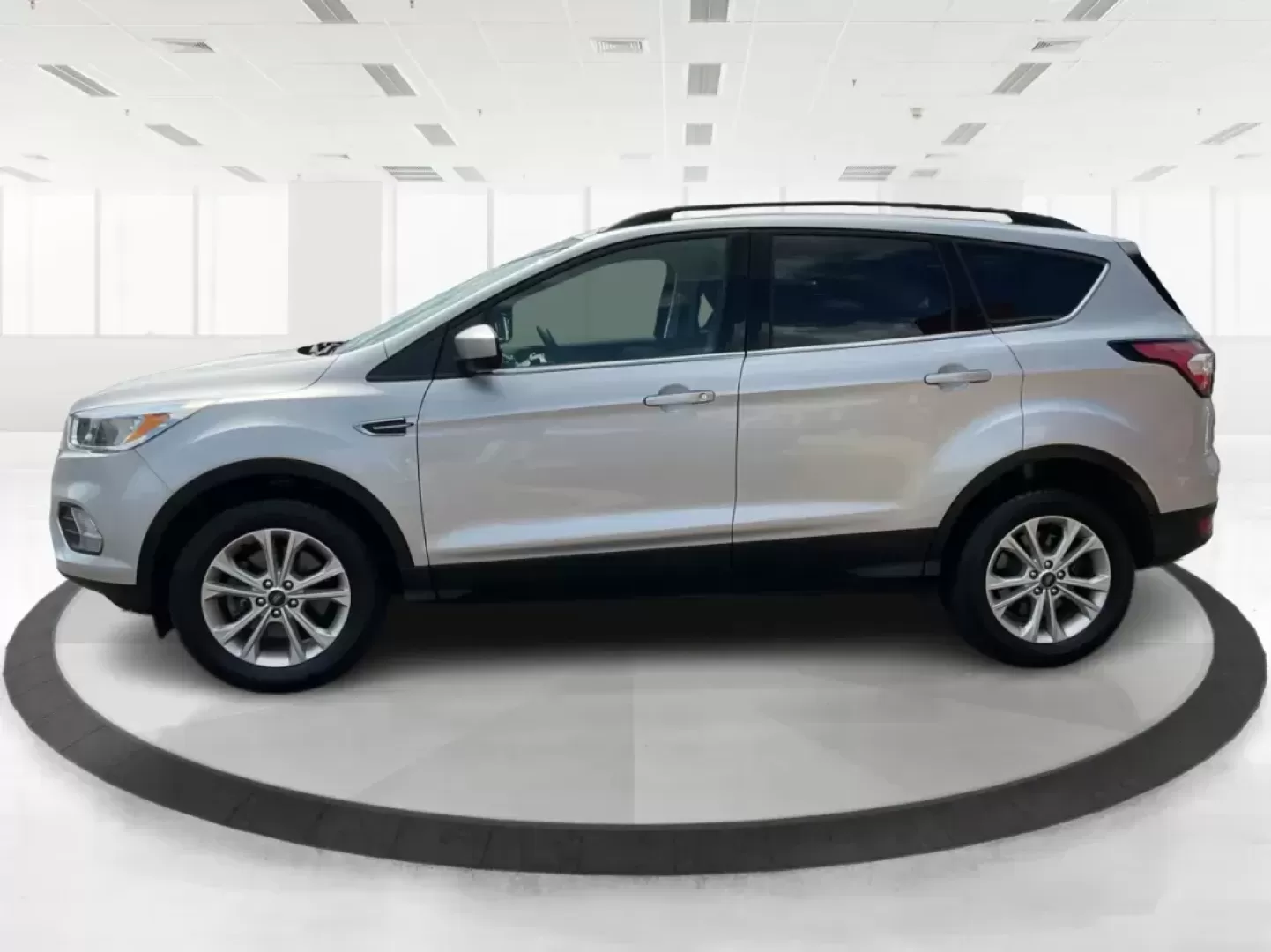 2018 Ford Escape SE (1FMCU9GDXJU) with an Other engine, located at 1230 East Main St, Xenia, OH, 45385, (937) 908-9800, 39.688026, -83.910172 - Photo#5