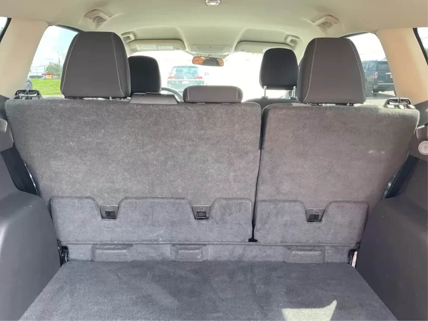 2018 Ford Escape SE (1FMCU9GDXJU) with an Other engine, located at 1230 East Main St, Xenia, OH, 45385, (937) 908-9800, 39.688026, -83.910172 - Photo#11