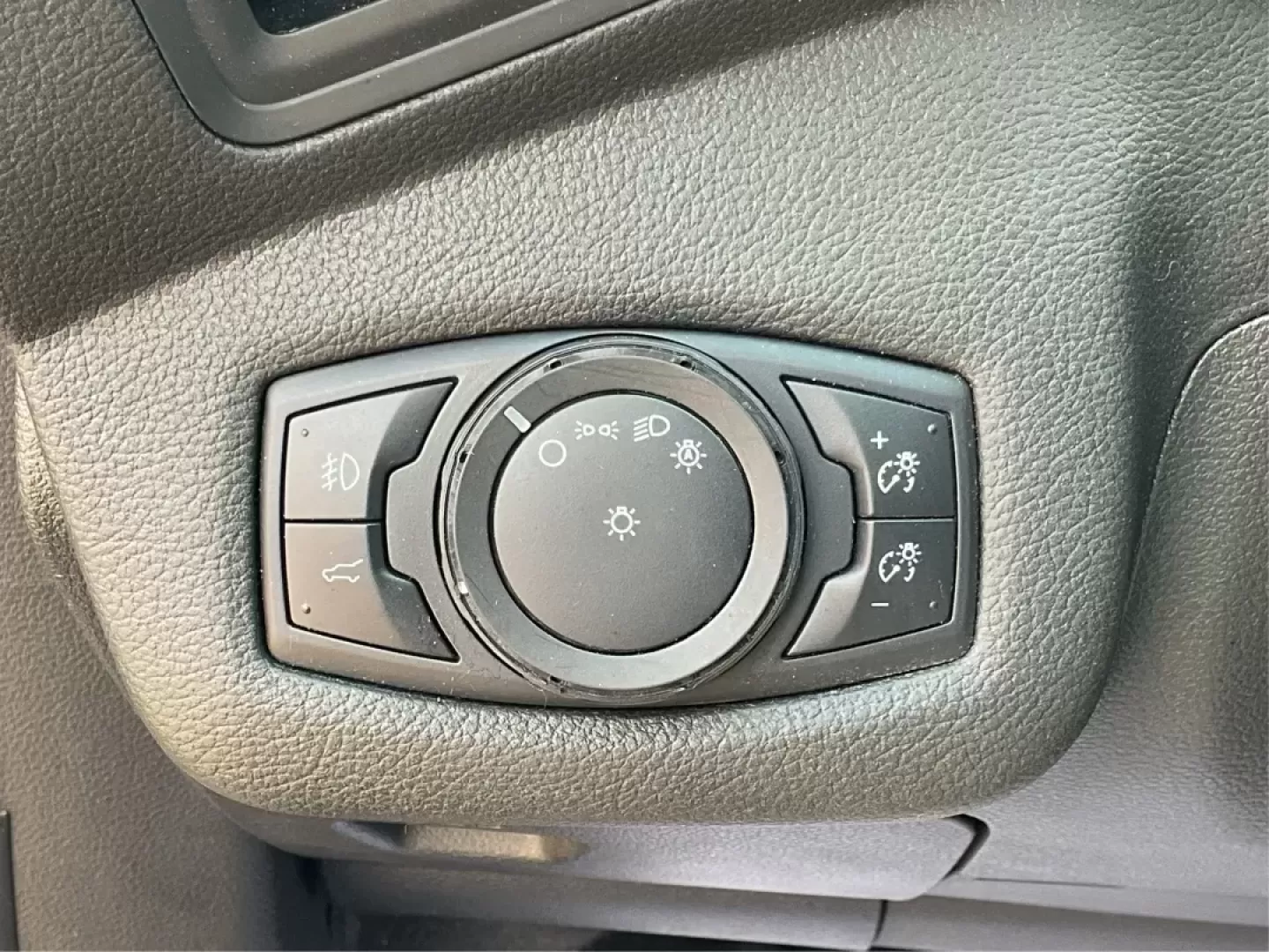 2018 Ford Escape SE (1FMCU9GDXJU) with an Other engine, located at 1230 East Main St, Xenia, OH, 45385, (937) 908-9800, 39.688026, -83.910172 - Photo#16