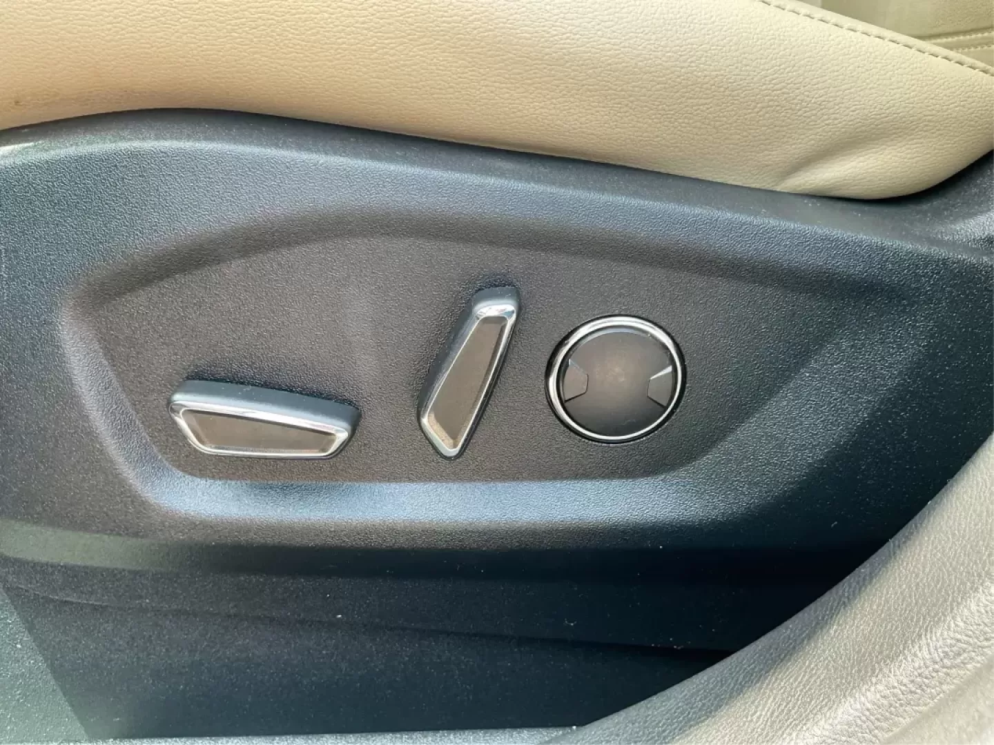 2015 Ford Edge SEL (2FMTK4J99FB) with an Other engine, located at 1230 East Main St, Xenia, OH, 45385, (937) 908-9800, 39.688026, -83.910172 - Photo#17