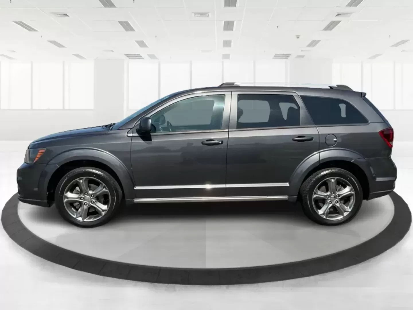 2018 Dodge Journey Crossroad AWD (3C4PDDGG8JT) with an Pentastar 3.6L V-6 DOHC engine, located at 4508 South Dixie Dr, Moraine, OH, 45439, (937) 908-9800, 39.689976, -84.218452 - Photo#4