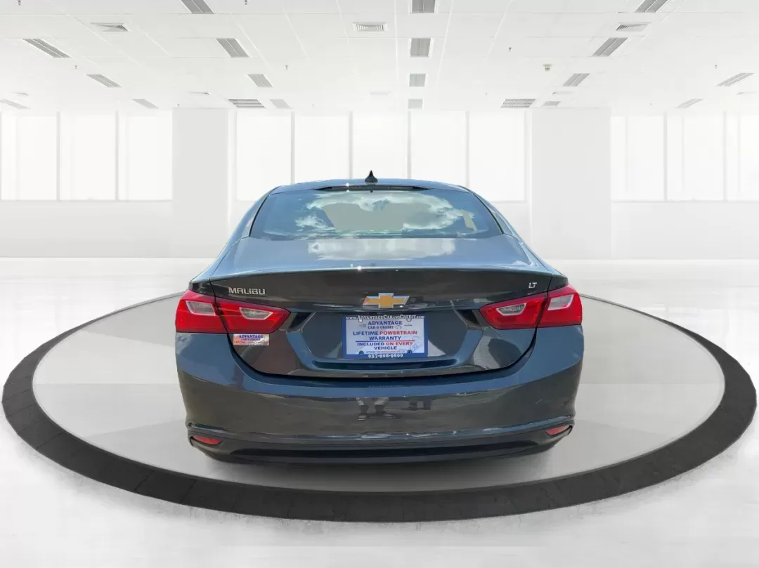2017 Chevrolet Malibu 1LT (1G1ZE5ST3HF) with an 1.5L I-4 gasoline direct injection engine, located at 1951 S Dayton Lakeview Rd., New Carlisle, OH, 45344, (937) 908-9800, 39.890999, -84.050255 - **Drive Your Dreams: 2017 Chevrolet Malibu 1LT at Advantage Car and Credit!**<br /> <br /> Are you looking for the perfect sedan that blends style, comfort, and practicality? The 2017 Chevrolet Malibu 1LT is designed for those seeking a reliable vehicle for daily commutes, weekend getaways, or famil - Photo#3