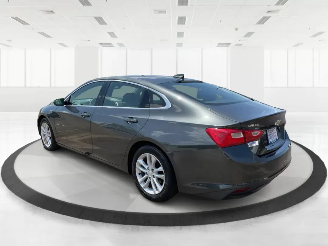 2017 Chevrolet Malibu 1LT (1G1ZE5ST3HF) with an 1.5L I-4 gasoline direct injection engine, located at 1951 S Dayton Lakeview Rd., New Carlisle, OH, 45344, (937) 908-9800, 39.890999, -84.050255 - **Drive Your Dreams: 2017 Chevrolet Malibu 1LT at Advantage Car and Credit!**<br /> <br /> Are you looking for the perfect sedan that blends style, comfort, and practicality? The 2017 Chevrolet Malibu 1LT is designed for those seeking a reliable vehicle for daily commutes, weekend getaways, or famil - Photo#4