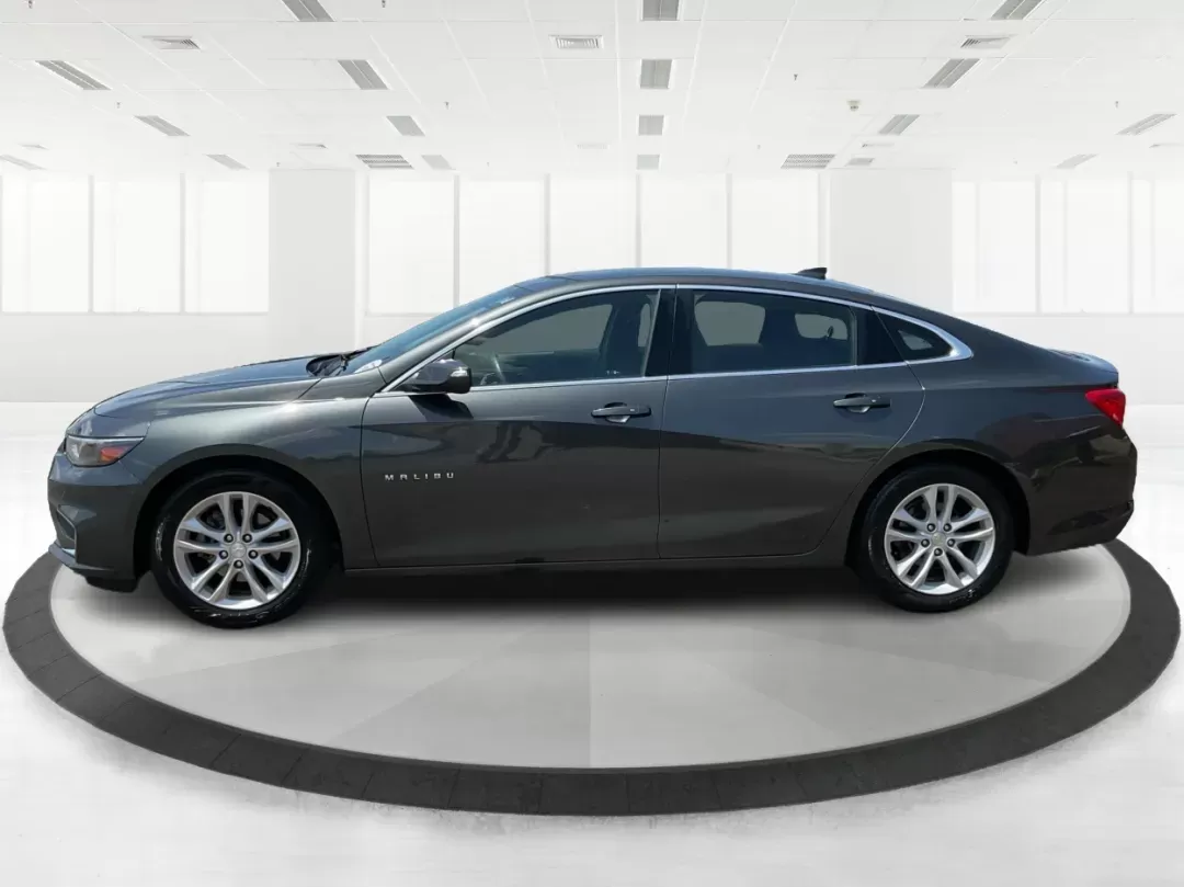 2017 Chevrolet Malibu 1LT (1G1ZE5ST3HF) with an 1.5L I-4 gasoline direct injection engine, located at 1951 S Dayton Lakeview Rd., New Carlisle, OH, 45344, (937) 908-9800, 39.890999, -84.050255 - **Drive Your Dreams: 2017 Chevrolet Malibu 1LT at Advantage Car and Credit!**<br /> <br /> Are you looking for the perfect sedan that blends style, comfort, and practicality? The 2017 Chevrolet Malibu 1LT is designed for those seeking a reliable vehicle for daily commutes, weekend getaways, or famil - Photo#5
