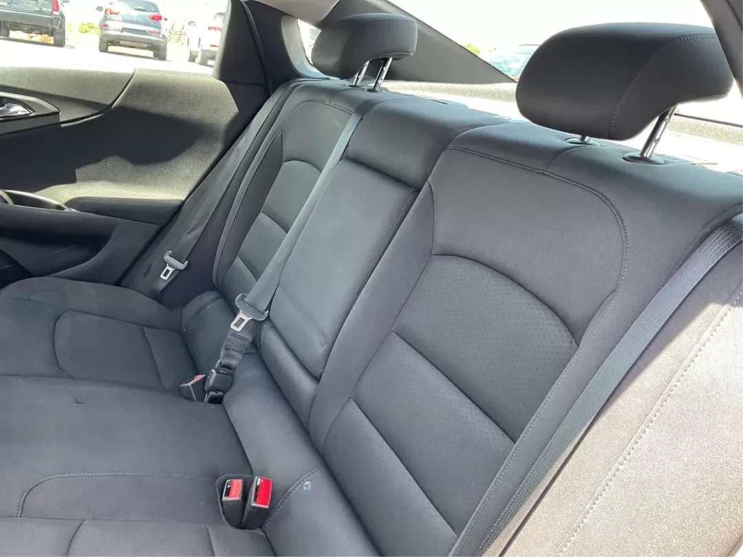 2017 Chevrolet Malibu 1LT (1G1ZE5ST3HF) with an 1.5L I-4 gasoline direct injection engine, located at 1951 S Dayton Lakeview Rd., New Carlisle, OH, 45344, (937) 908-9800, 39.890999, -84.050255 - **Drive Your Dreams: 2017 Chevrolet Malibu 1LT at Advantage Car and Credit!**<br /> <br /> Are you looking for the perfect sedan that blends style, comfort, and practicality? The 2017 Chevrolet Malibu 1LT is designed for those seeking a reliable vehicle for daily commutes, weekend getaways, or famil - Photo#9