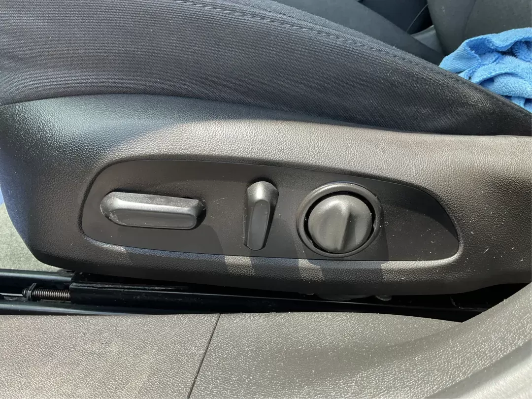 2017 Chevrolet Malibu 1LT (1G1ZE5ST3HF) with an 1.5L I-4 gasoline direct injection engine, located at 1951 S Dayton Lakeview Rd., New Carlisle, OH, 45344, (937) 908-9800, 39.890999, -84.050255 - **Drive Your Dreams: 2017 Chevrolet Malibu 1LT at Advantage Car and Credit!**<br /> <br /> Are you looking for the perfect sedan that blends style, comfort, and practicality? The 2017 Chevrolet Malibu 1LT is designed for those seeking a reliable vehicle for daily commutes, weekend getaways, or famil - Photo#17