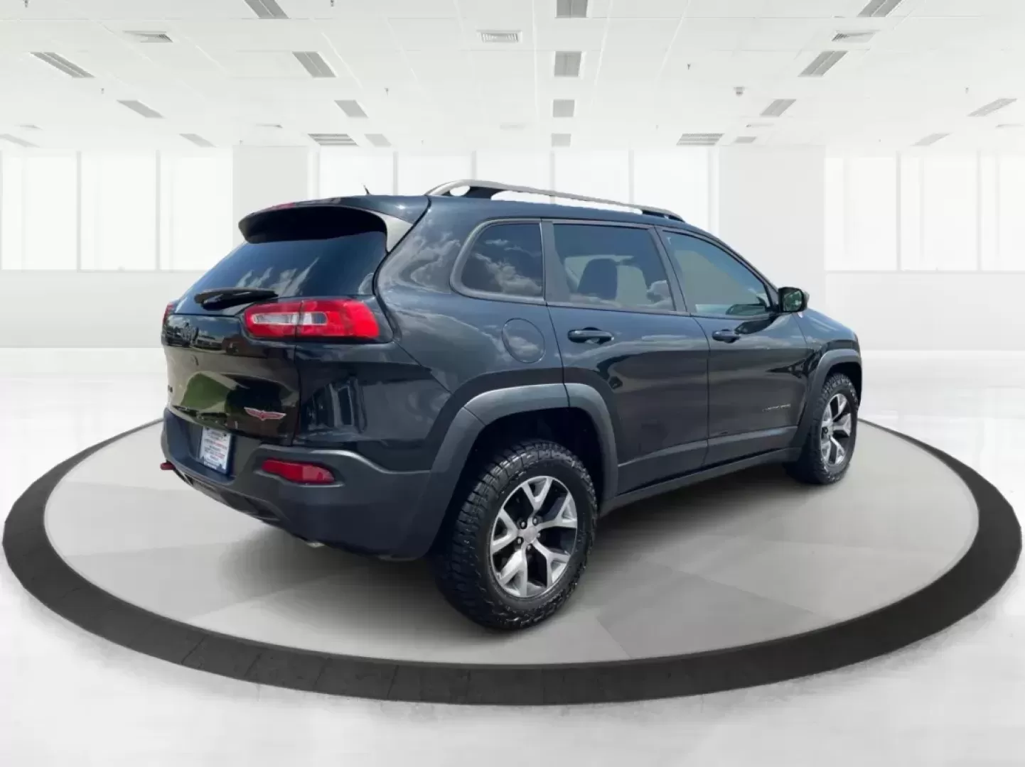 2014 Jeep Cherokee Trailhawk (1C4PJMBS6EW) with an Other engine, located at 1184 Kauffman Ave, Fairborn, OH, 45324, (937) 908-9800, 39.807072, -84.030914 - **Embrace Adventure with the 2014 Jeep Cherokee Trailhawk: Your Ultimate Crossover Companion!**<br /> <br /> Are you ready to elevate your weekend getaways or turn daily commutes into thrilling rides? The 2014 Jeep Cherokee Trailhawk is not just a vehicle; it's your ticket to adventure, family outin - Photo#2