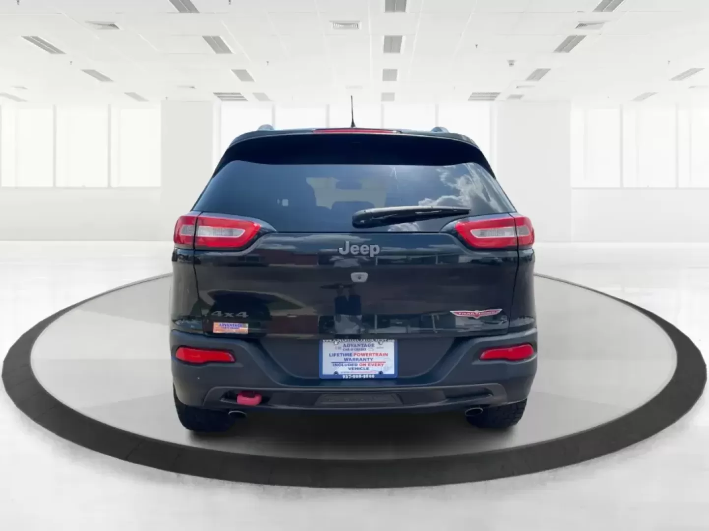 2014 Jeep Cherokee Trailhawk (1C4PJMBS6EW) with an Other engine, located at 1184 Kauffman Ave, Fairborn, OH, 45324, (937) 908-9800, 39.807072, -84.030914 - **Embrace Adventure with the 2014 Jeep Cherokee Trailhawk: Your Ultimate Crossover Companion!**<br /> <br /> Are you ready to elevate your weekend getaways or turn daily commutes into thrilling rides? The 2014 Jeep Cherokee Trailhawk is not just a vehicle; it's your ticket to adventure, family outin - Photo#3