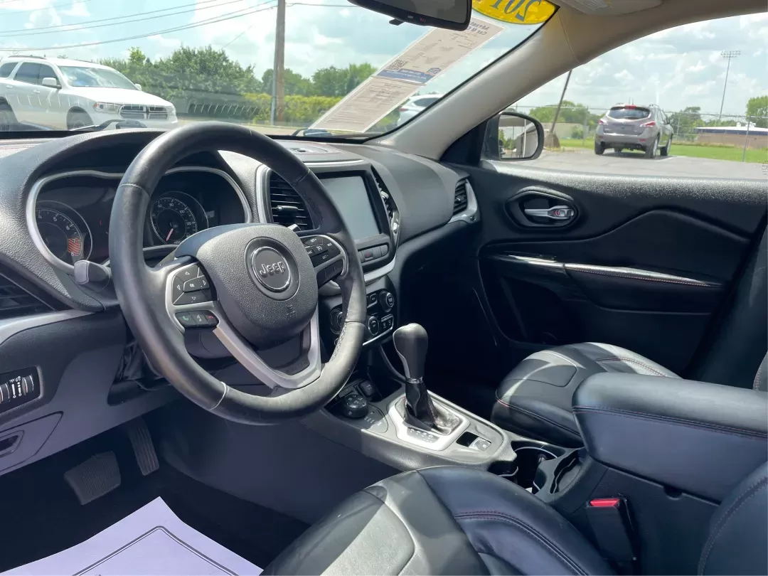 2014 Jeep Cherokee Trailhawk (1C4PJMBS6EW) with an Other engine, located at 1184 Kauffman Ave, Fairborn, OH, 45324, (937) 908-9800, 39.807072, -84.030914 - Photo#8