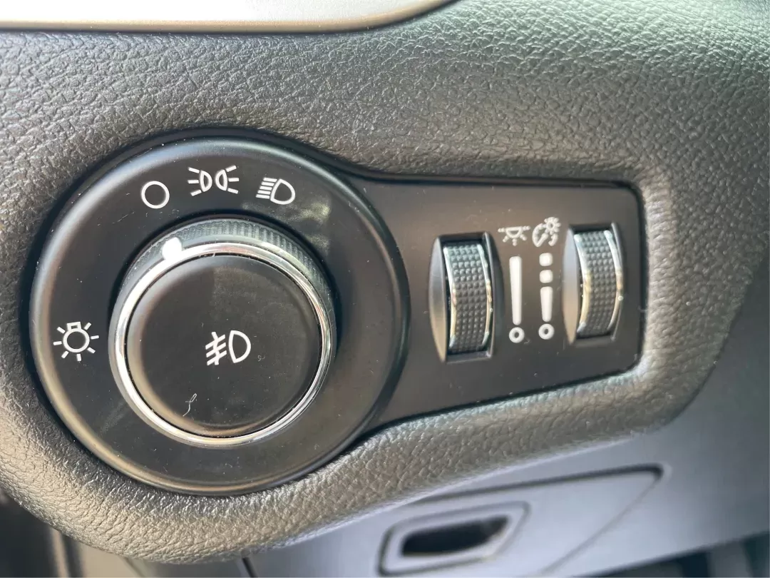 2014 Jeep Cherokee Trailhawk (1C4PJMBS6EW) with an Other engine, located at 1184 Kauffman Ave, Fairborn, OH, 45324, (937) 908-9800, 39.807072, -84.030914 - Photo#16