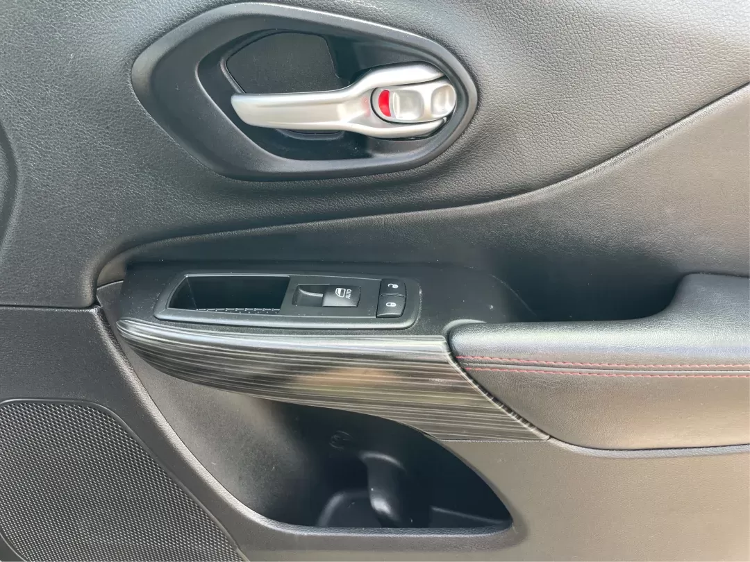 2014 Jeep Cherokee Trailhawk (1C4PJMBS6EW) with an Other engine, located at 1184 Kauffman Ave, Fairborn, OH, 45324, (937) 908-9800, 39.807072, -84.030914 - Photo#19