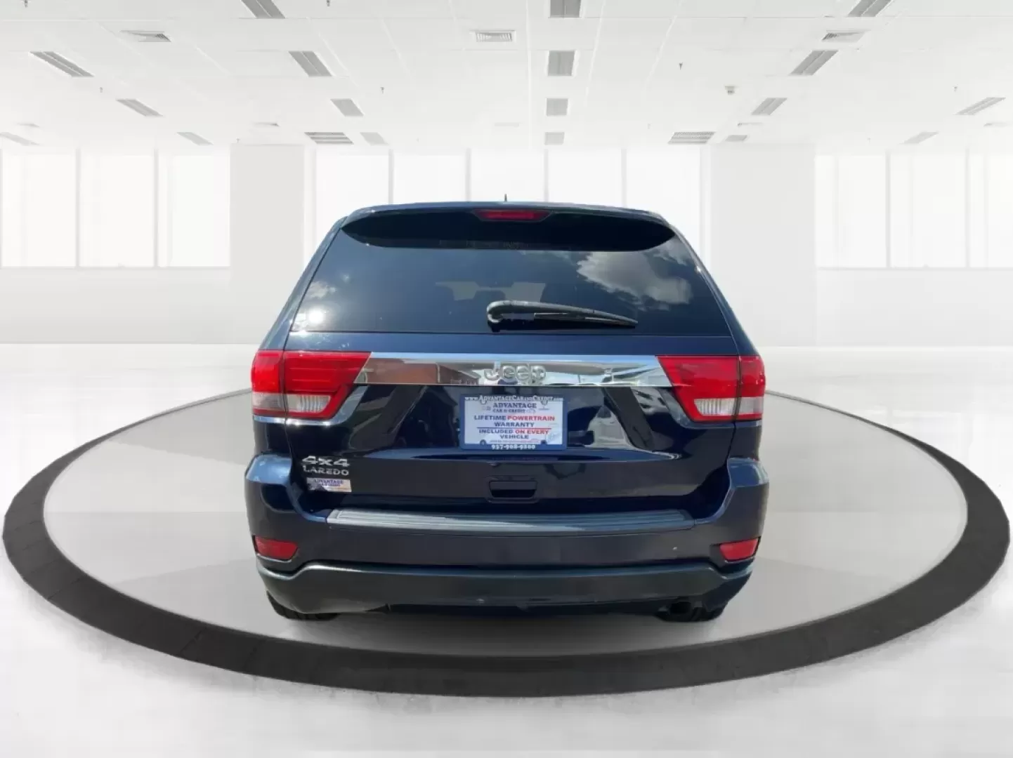 2013 Jeep Grand Cherokee Laredo (1C4RJFAG7DC) with an Other engine, located at 1951 S Dayton Lakeview Rd., New Carlisle, OH, 45344, (937) 908-9800, 39.890999, -84.050255 - **Unleash Adventure with the 2013 Jeep Grand Cherokee Laredo Your Perfect SUV Awaits!**<br /> <br /> Are you ready to elevate your lifestyle and embrace thrilling weekend adventures? The 2013 Jeep Grand Cherokee Laredo, available at Advantage Car and Credit in Fairborn, OH, is the ideal vehicle for - Photo#3