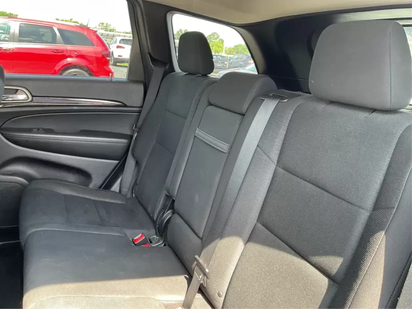 2013 Jeep Grand Cherokee Laredo (1C4RJFAG7DC) with an Other engine, located at 1951 S Dayton Lakeview Rd., New Carlisle, OH, 45344, (937) 908-9800, 39.890999, -84.050255 - **Unleash Adventure with the 2013 Jeep Grand Cherokee Laredo Your Perfect SUV Awaits!**<br /> <br /> Are you ready to elevate your lifestyle and embrace thrilling weekend adventures? The 2013 Jeep Grand Cherokee Laredo, available at Advantage Car and Credit in Fairborn, OH, is the ideal vehicle for - Photo#9