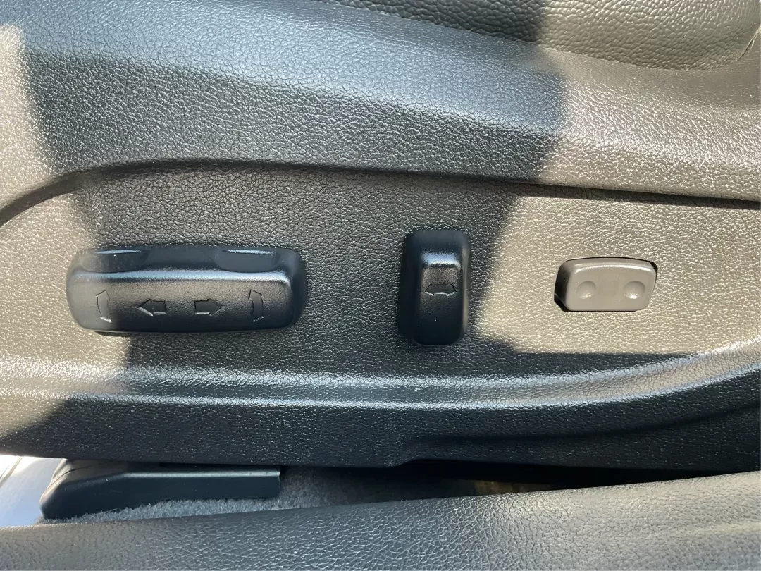 2013 Hyundai Sonata SE (5NPEC4AC8DH) with an 2.4L I-4 gasoline direct injection engine, located at 880 E. National Road, Vandalia, OH, 45377, (937) 908-9800, 39.891918, -84.183594 - Photo#16