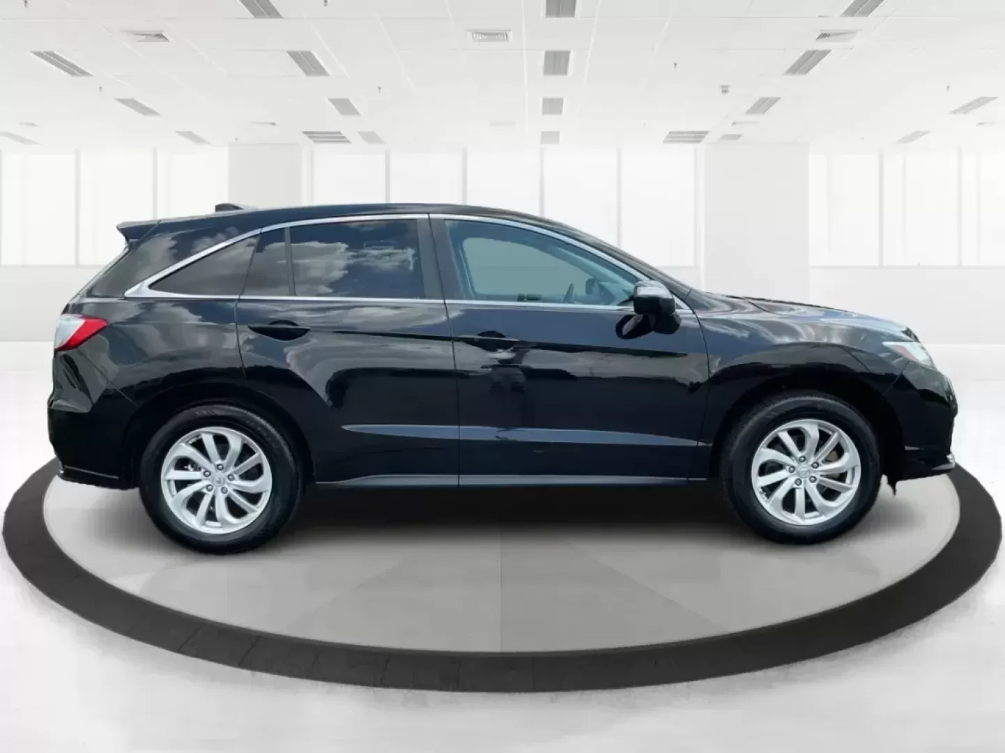 2018 Acura RDX AcuraWatch Plus Package (5J8TB4H34JL) with an 3.5L V-6 i-VTEC variable valve control engine, located at 401 Woodman Dr, Riverside, OH, 45431, (937) 908-9800, 39.760899, -84.123421 - **Adventure Awaits with the 2018 Acura RDX Your Perfect Crossover Companion!**<br /> <br /> Are you ready to elevate your driving experience? Whether you're navigating the busy streets of Fairborn or embarking on weekend adventures, the 2018 Acura RDX is designed for those who crave both comfort an - Photo#1