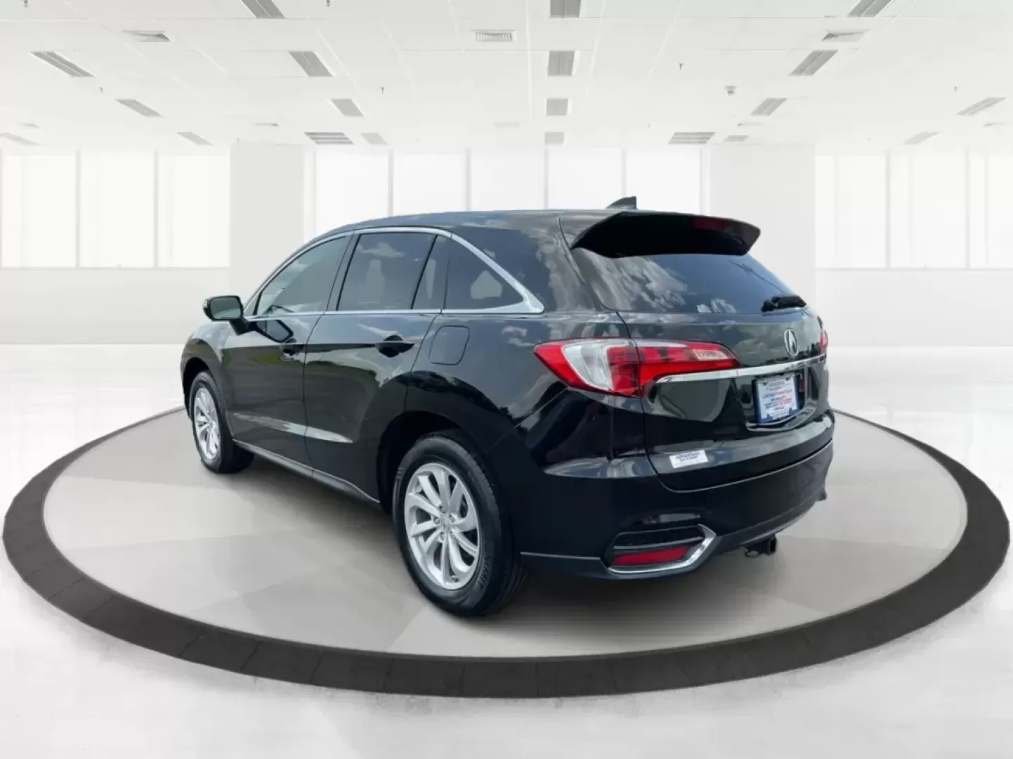 2018 Acura RDX AcuraWatch Plus Package (5J8TB4H34JL) with an 3.5L V-6 i-VTEC variable valve control engine, located at 401 Woodman Dr, Riverside, OH, 45431, (937) 908-9800, 39.760899, -84.123421 - **Adventure Awaits with the 2018 Acura RDX Your Perfect Crossover Companion!**<br /> <br /> Are you ready to elevate your driving experience? Whether you're navigating the busy streets of Fairborn or embarking on weekend adventures, the 2018 Acura RDX is designed for those who crave both comfort an - Photo#4