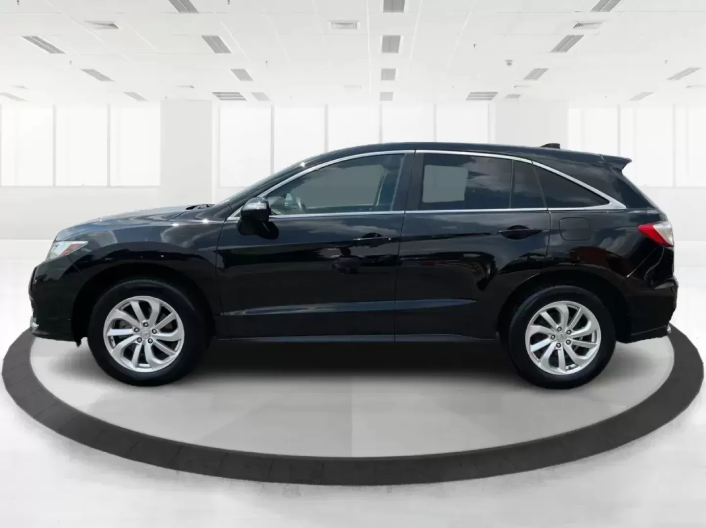 2018 Acura RDX AcuraWatch Plus Package (5J8TB4H34JL) with an 3.5L V-6 i-VTEC variable valve control engine, located at 401 Woodman Dr, Riverside, OH, 45431, (937) 908-9800, 39.760899, -84.123421 - **Adventure Awaits with the 2018 Acura RDX Your Perfect Crossover Companion!**<br /> <br /> Are you ready to elevate your driving experience? Whether you're navigating the busy streets of Fairborn or embarking on weekend adventures, the 2018 Acura RDX is designed for those who crave both comfort an - Photo#5