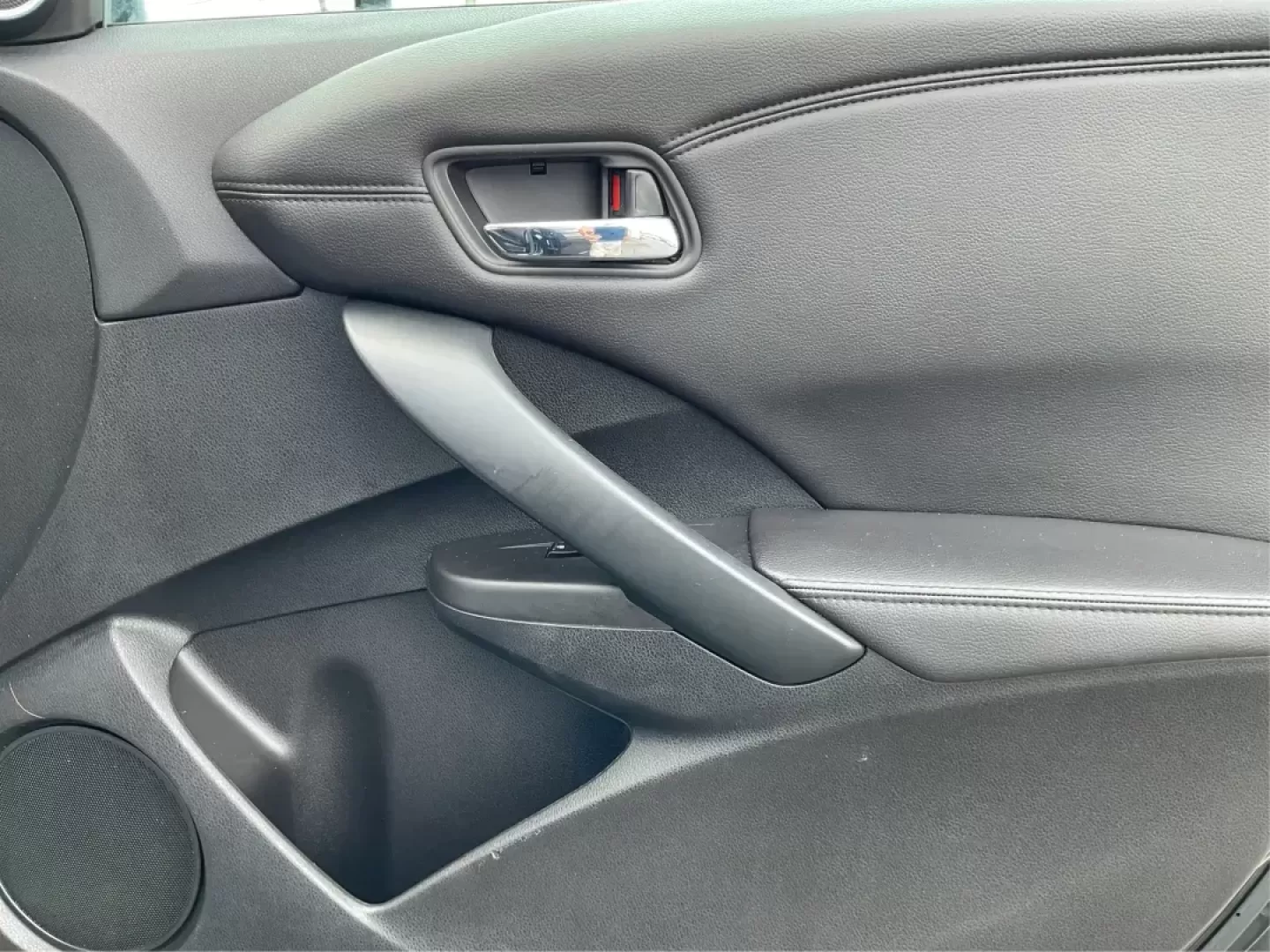 2018 Acura RDX AcuraWatch Plus Package (5J8TB4H34JL) with an 3.5L V-6 i-VTEC variable valve control engine, located at 401 Woodman Dr, Riverside, OH, 45431, (937) 908-9800, 39.760899, -84.123421 - **Adventure Awaits with the 2018 Acura RDX Your Perfect Crossover Companion!**<br /> <br /> Are you ready to elevate your driving experience? Whether you're navigating the busy streets of Fairborn or embarking on weekend adventures, the 2018 Acura RDX is designed for those who crave both comfort an - Photo#18