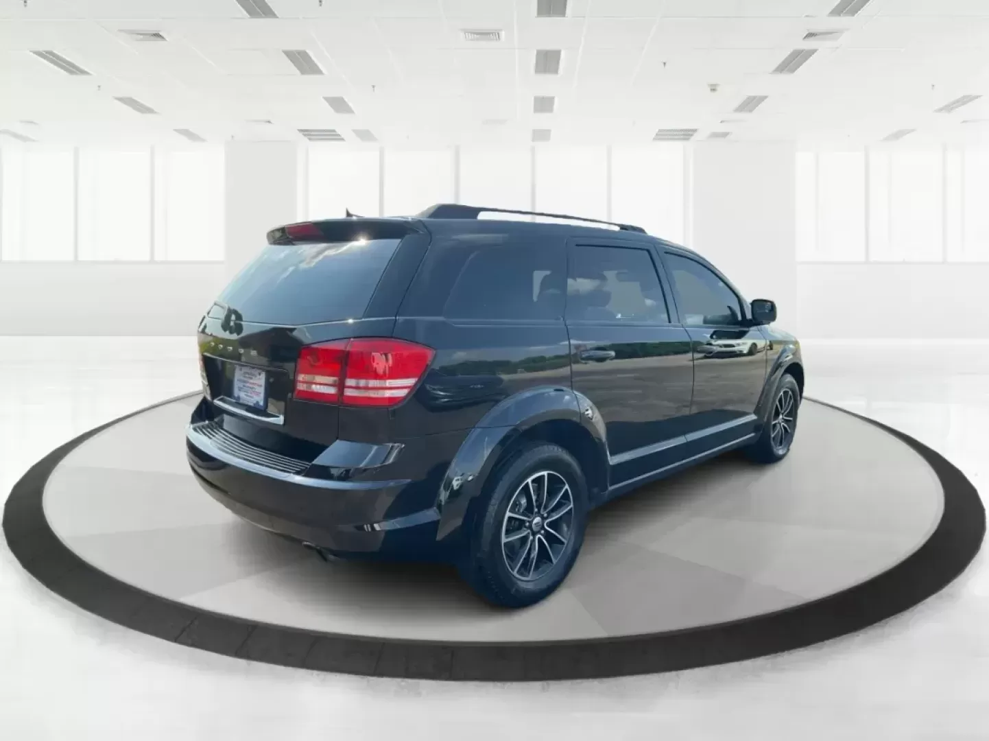 2018 Dodge Journey SE (3C4PDCAB0JT) with an Tigershark MultiAir 2.4L I-4 DOHC engine, located at 1951 S Dayton Lakeview Rd., New Carlisle, OH, 45344, (937) 908-9800, 39.890999, -84.050255 - **Explore Endless Adventures with the 2018 Dodge Journey SE Your Ideal Companion for Family Outings and Weekend Getaways!**<br /> <br /> Are you searching for a versatile SUV that meets all your family's needs while also being budget-friendly? Look no further than the 2018 Dodge Journey SE, now ava - Photo#2
