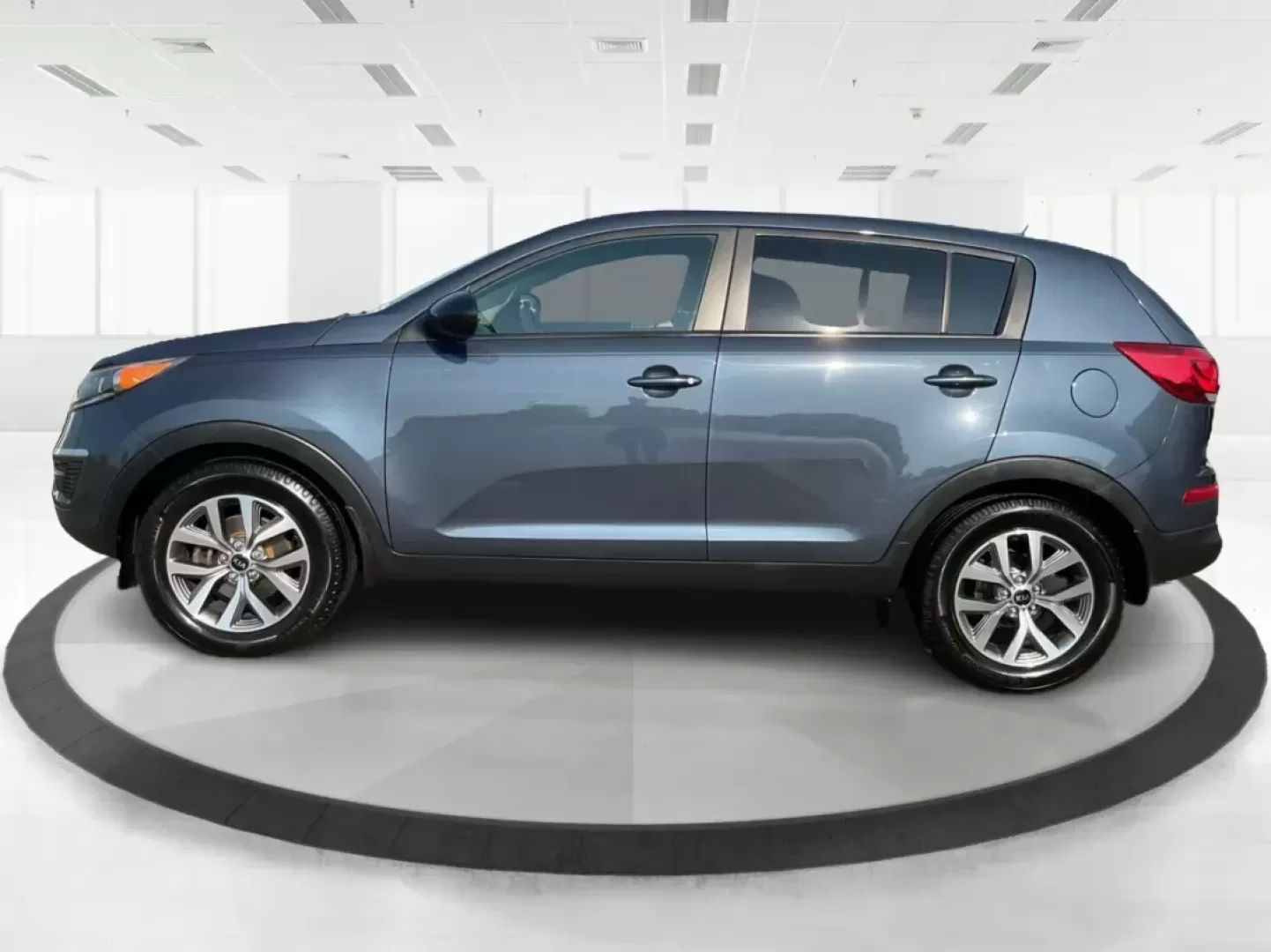 2016 Kia Sportage LX (KNDPB3AC1G7) with an Theta II 2.4L I-4 gasoline direct injection engine, located at 1951 S Dayton Lakeview Rd., New Carlisle, OH, 45344, (937) 908-9800, 39.890999, -84.050255 - **Explore the Open Road in Comfort: 2016 Kia Sportage LX - Ideal for Family Adventures!**<br /> <br /> Are you ready to elevate your family road trips or daily commutes with a vehicle that offers reliability, comfort, and an abundance of features? Look no further than this stunning **2016 Kia Sporta - Photo#5