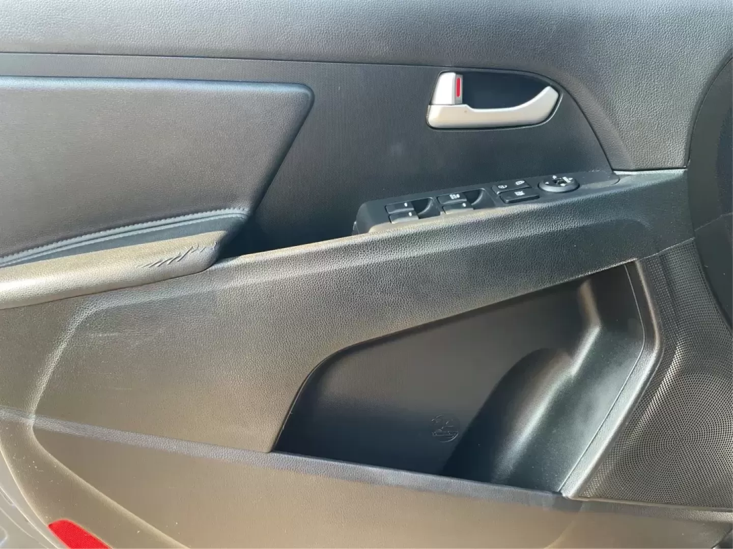2016 Kia Sportage LX (KNDPB3AC1G7) with an Theta II 2.4L I-4 gasoline direct injection engine, located at 1951 S Dayton Lakeview Rd., New Carlisle, OH, 45344, (937) 908-9800, 39.890999, -84.050255 - **Explore the Open Road in Comfort: 2016 Kia Sportage LX - Ideal for Family Adventures!**<br /> <br /> Are you ready to elevate your family road trips or daily commutes with a vehicle that offers reliability, comfort, and an abundance of features? Look no further than this stunning **2016 Kia Sporta - Photo#15