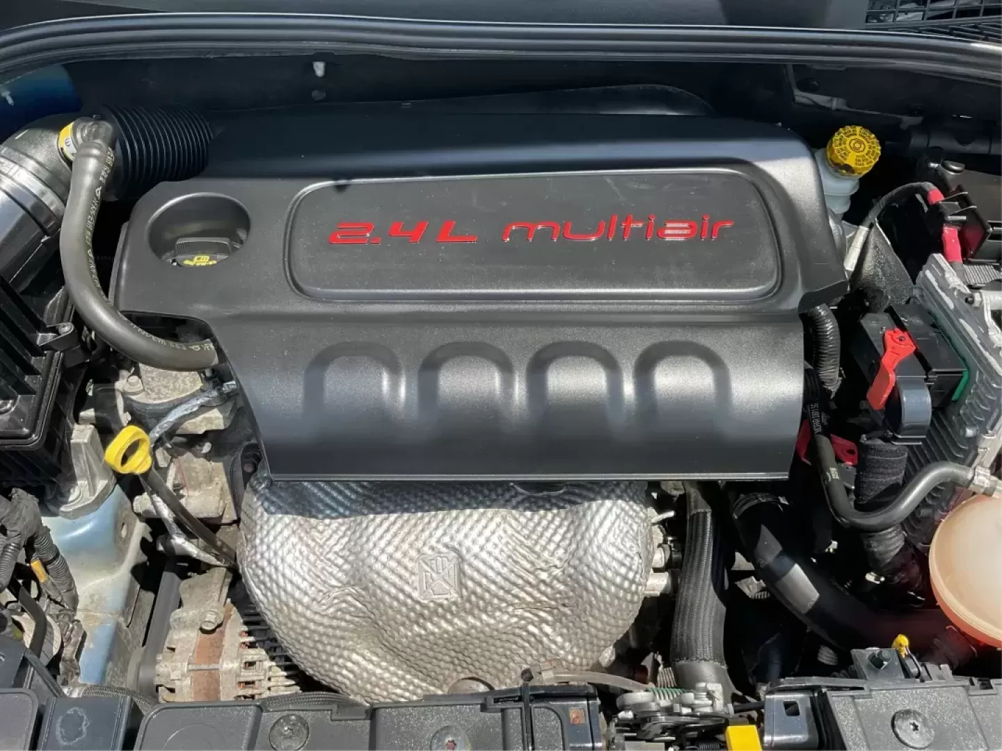2016 FIAT 500X Lounge (ZFBCFYDT9GP) with an MultiAir 2.4L I-4 variable valve control engine, located at 8750 N County Rd 25A, Piqua, OH, 45356, (937) 908-9800, 40.164391, -84.232513 - Photo#10