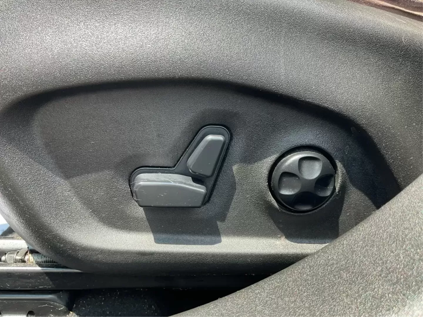 2016 FIAT 500X Lounge (ZFBCFYDT9GP) with an MultiAir 2.4L I-4 variable valve control engine, located at 8750 N County Rd 25A, Piqua, OH, 45356, (937) 908-9800, 40.164391, -84.232513 - Photo#17