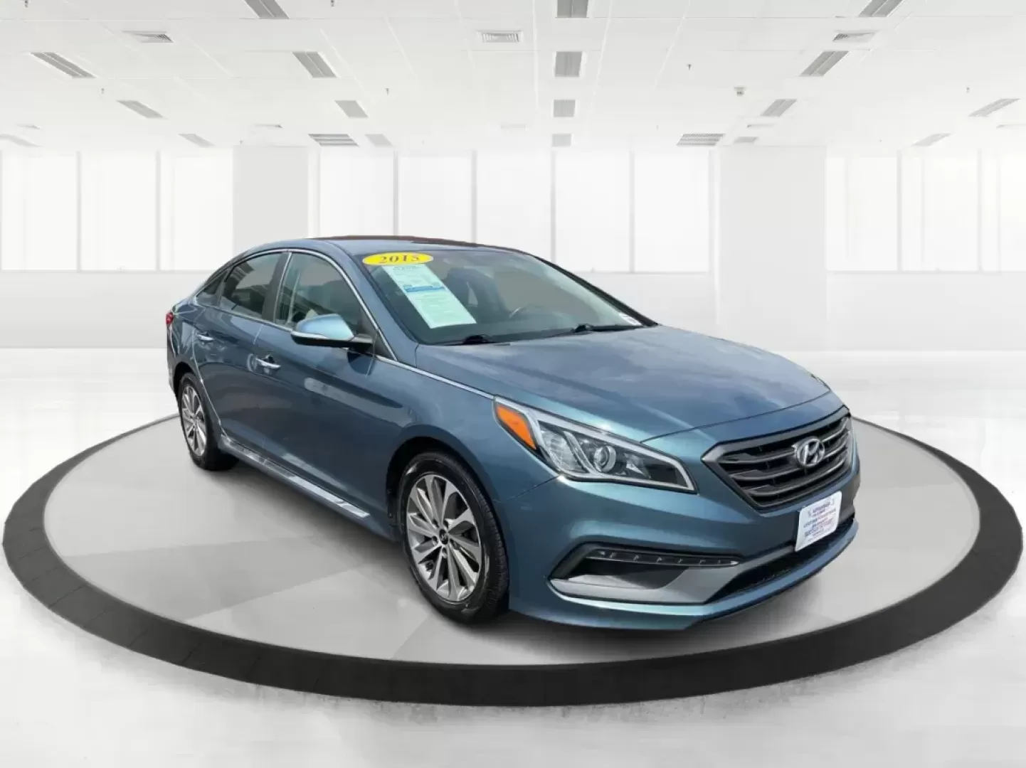 2015 Hyundai Sonata Sport (5NPE34AF2FH) with an 2.4L I-4 gasoline direct injection engine, located at 401 Woodman Dr, Riverside, OH, 45431, (937) 908-9800, 39.760899, -84.123421 - **Experience Unmatched Comfort and Style with Our 2015 Hyundai Sonata Sport Perfect for Your Daily Adventures!**<br /> <br /> Are you searching for a reliable vehicle that seamlessly blends style, comfort, and technology to enhance your daily commute or weekend getaways? Look no further! At **Advan - Photo#0