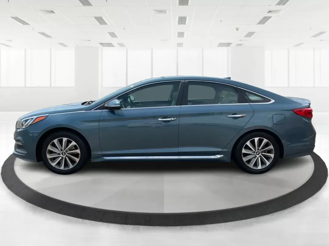 2015 Hyundai Sonata Sport (5NPE34AF2FH) with an 2.4L I-4 gasoline direct injection engine, located at 401 Woodman Dr, Riverside, OH, 45431, (937) 908-9800, 39.760899, -84.123421 - Photo#5