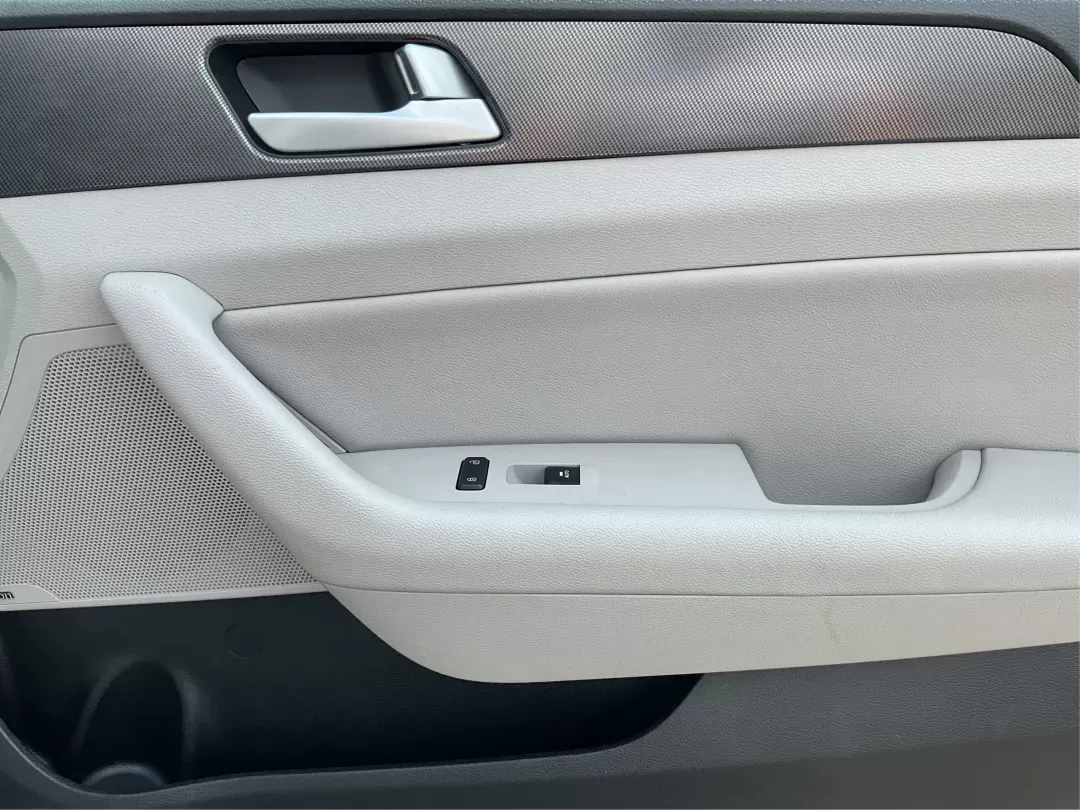 2015 Hyundai Sonata Sport (5NPE34AF2FH) with an 2.4L I-4 gasoline direct injection engine, located at 401 Woodman Dr, Riverside, OH, 45431, (937) 908-9800, 39.760899, -84.123421 - Photo#18
