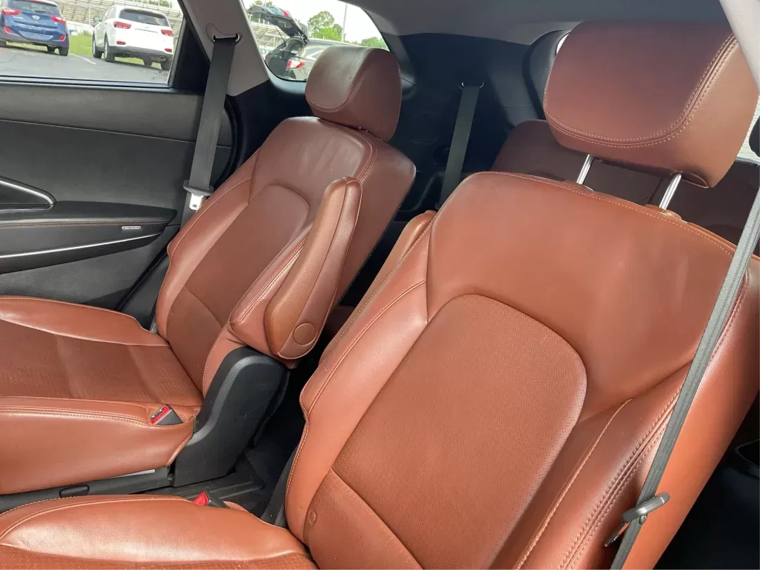 2013 Hyundai Santa Fe Limited (KM8SRDHF5DU) with an Lambda II 3.3L V-6 gasoline direct injection engine, located at 1099 N County Rd 25A , Troy, OH, 45373, (937) 908-9800, 40.057079, -84.212883 - **Experience Every Journey with Style and Comfort: 2013 Hyundai Santa Fe Limited at Advantage Car and Credit!**<br /> <br /> Are you looking for a vehicle that seamlessly blends comfort, capability, and style for your family adventures or daily commutes? Look no further! The 2013 Hyundai Santa Fe Li - Photo#9