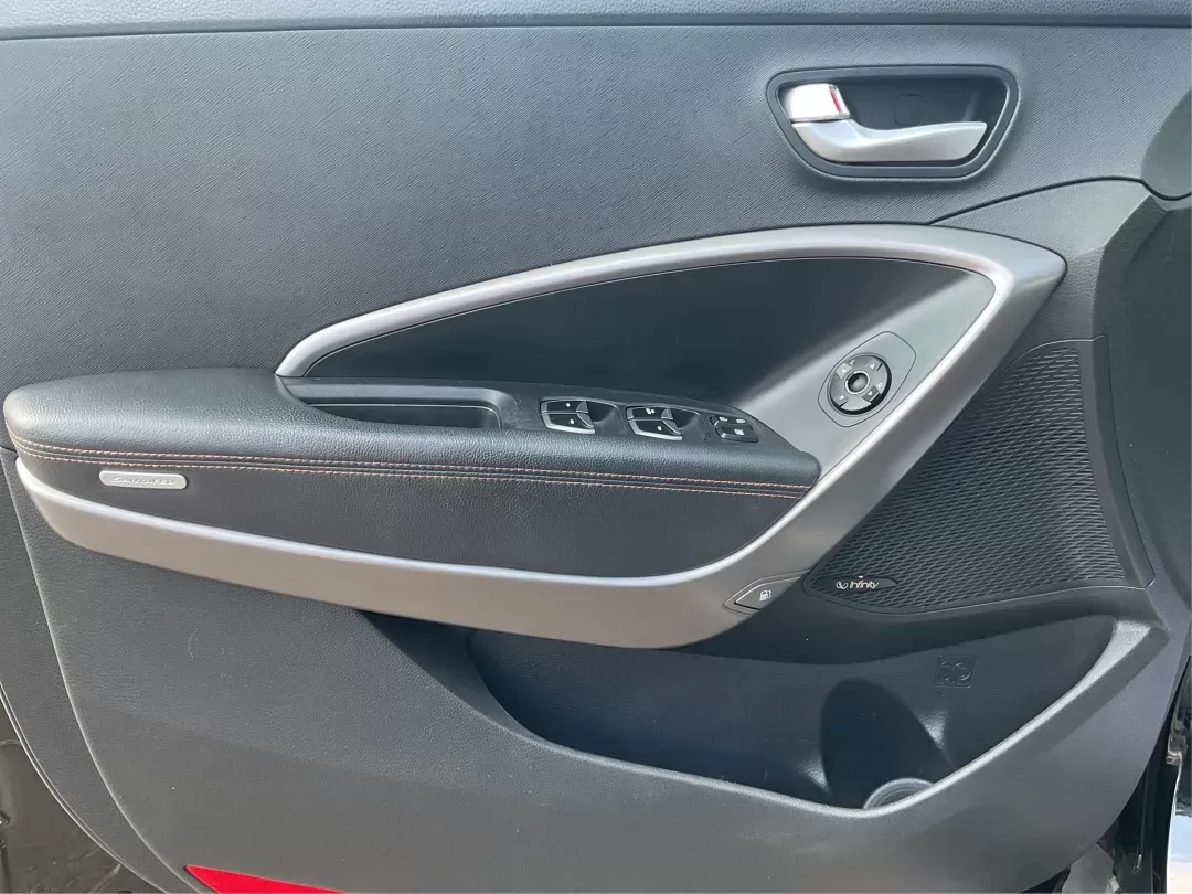2013 Hyundai Santa Fe Limited (KM8SRDHF5DU) with an Lambda II 3.3L V-6 gasoline direct injection engine, located at 1099 N County Rd 25A , Troy, OH, 45373, (937) 908-9800, 40.057079, -84.212883 - **Experience Every Journey with Style and Comfort: 2013 Hyundai Santa Fe Limited at Advantage Car and Credit!**<br /> <br /> Are you looking for a vehicle that seamlessly blends comfort, capability, and style for your family adventures or daily commutes? Look no further! The 2013 Hyundai Santa Fe Li - Photo#17