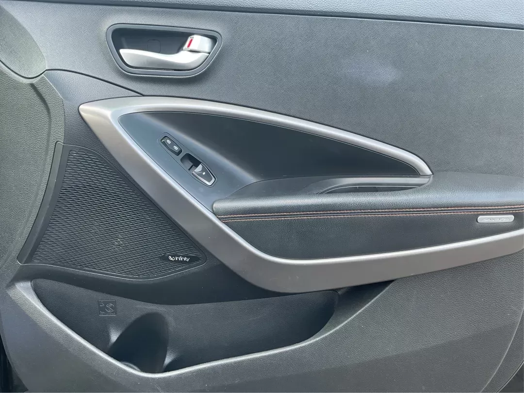 2013 Hyundai Santa Fe Limited (KM8SRDHF5DU) with an Lambda II 3.3L V-6 gasoline direct injection engine, located at 1099 N County Rd 25A , Troy, OH, 45373, (937) 908-9800, 40.057079, -84.212883 - **Experience Every Journey with Style and Comfort: 2013 Hyundai Santa Fe Limited at Advantage Car and Credit!**<br /> <br /> Are you looking for a vehicle that seamlessly blends comfort, capability, and style for your family adventures or daily commutes? Look no further! The 2013 Hyundai Santa Fe Li - Photo#18