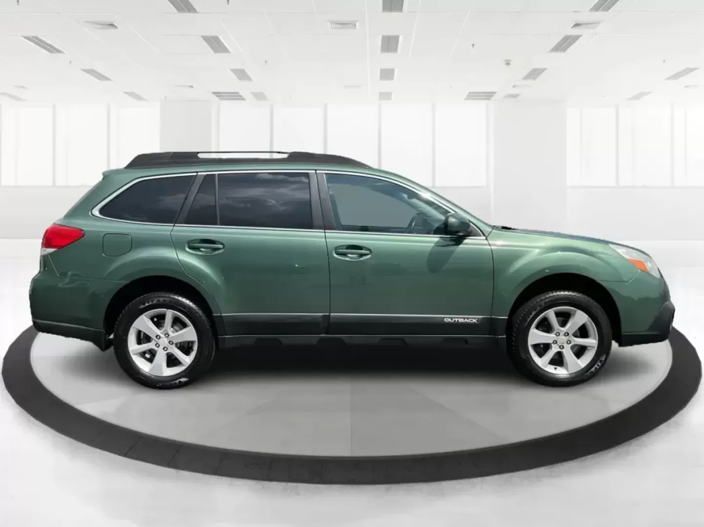 2013 Subaru Outback 2.5i Premium (4S4BRBCC7D3) with an 2.5L H-4 DOHC engine, located at 1184 Kauffman Ave, Fairborn, OH, 45324, (937) 908-9800, 39.807072, -84.030914 - ### Adventure Awaits with This 2013 Subaru Outback at Advantage Car and Credit!<br /> <br /> Are you looking for the perfect vehicle to take your family on weekend getaways or to navigate the bustling streets of Fairborn, OH? Look no further than this **2013 Subaru Outback 2.5i Premium**! This versa - Photo#1