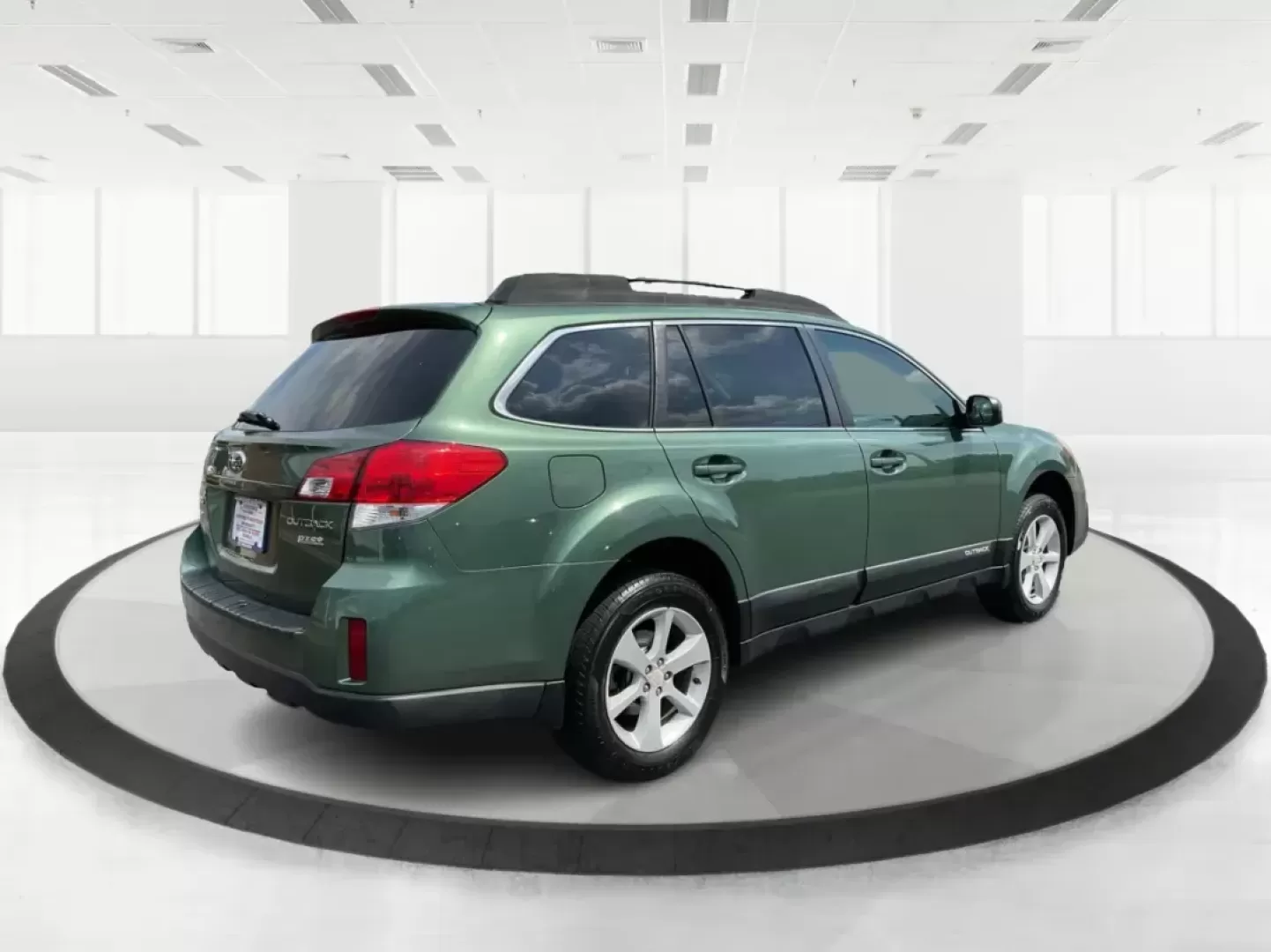 2013 Subaru Outback 2.5i Premium (4S4BRBCC7D3) with an 2.5L H-4 DOHC engine, located at 1184 Kauffman Ave, Fairborn, OH, 45324, (937) 908-9800, 39.807072, -84.030914 - ### Adventure Awaits with This 2013 Subaru Outback at Advantage Car and Credit!<br /> <br /> Are you looking for the perfect vehicle to take your family on weekend getaways or to navigate the bustling streets of Fairborn, OH? Look no further than this **2013 Subaru Outback 2.5i Premium**! This versa - Photo#2
