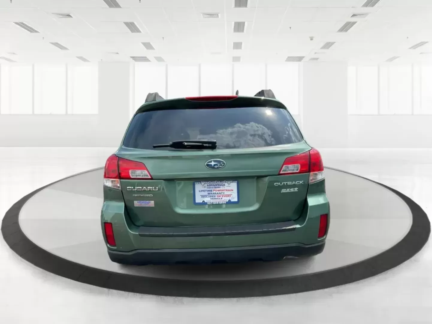 2013 Subaru Outback 2.5i Premium (4S4BRBCC7D3) with an 2.5L H-4 DOHC engine, located at 1184 Kauffman Ave, Fairborn, OH, 45324, (937) 908-9800, 39.807072, -84.030914 - ### Adventure Awaits with This 2013 Subaru Outback at Advantage Car and Credit!<br /> <br /> Are you looking for the perfect vehicle to take your family on weekend getaways or to navigate the bustling streets of Fairborn, OH? Look no further than this **2013 Subaru Outback 2.5i Premium**! This versa - Photo#3