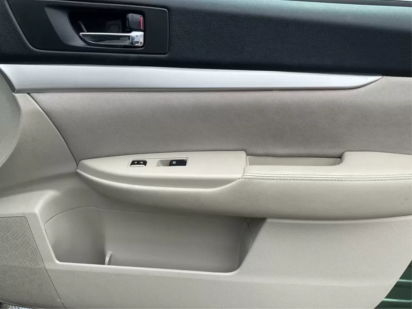 2013 Subaru Outback 2.5i Premium (4S4BRBCC7D3) with an 2.5L H-4 DOHC engine, located at 1184 Kauffman Ave, Fairborn, OH, 45324, (937) 908-9800, 39.807072, -84.030914 - ### Adventure Awaits with This 2013 Subaru Outback at Advantage Car and Credit!<br /> <br /> Are you looking for the perfect vehicle to take your family on weekend getaways or to navigate the bustling streets of Fairborn, OH? Look no further than this **2013 Subaru Outback 2.5i Premium**! This versa - Photo#18