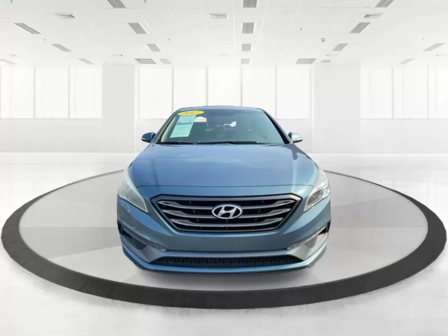 2017 Hyundai Sonata Limited (5NPE34AF4HH) with an 2.4L I-4 gasoline direct injection engine, located at 1099 N County Rd 25A, Troy, OH, 45373, (937) 908-9800, 40.057079, -84.212883 - Photo#6