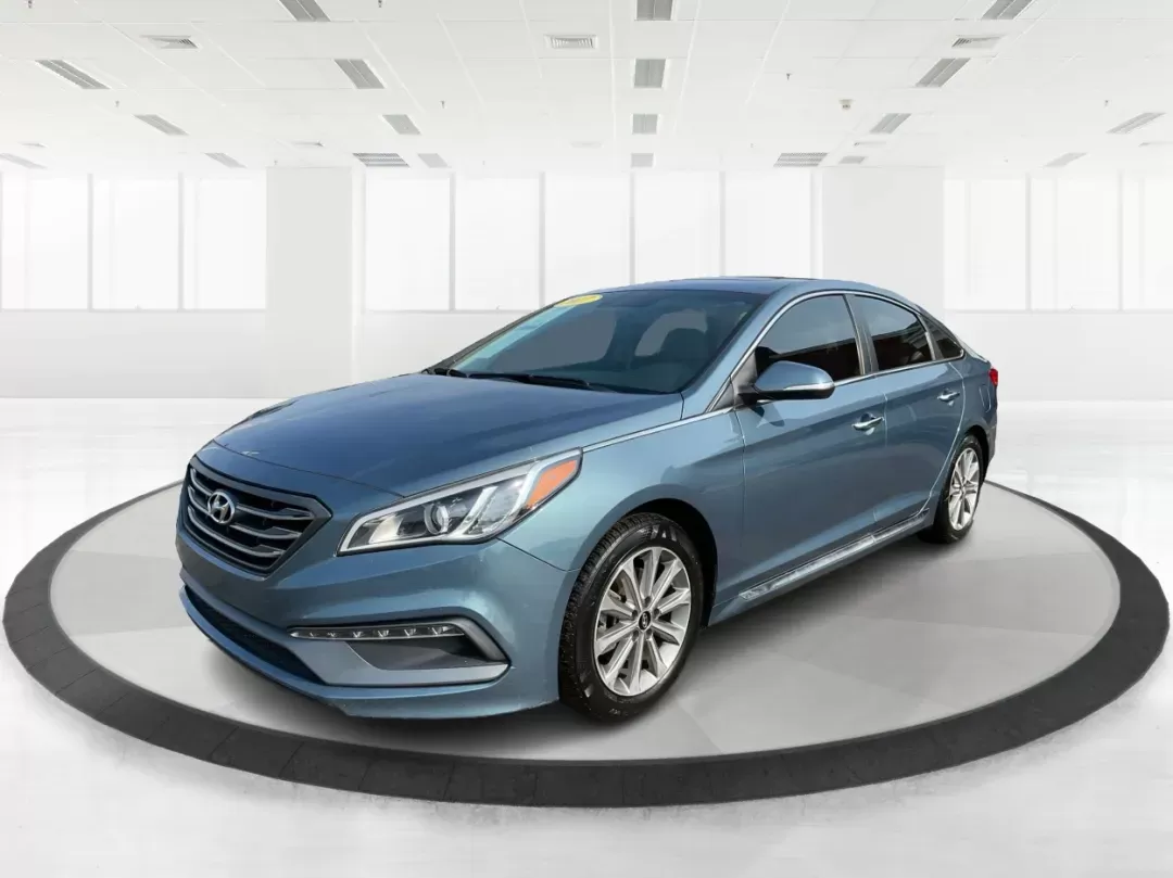 2017 Hyundai Sonata Limited (5NPE34AF4HH) with an 2.4L I-4 gasoline direct injection engine, located at 1099 N County Rd 25A , Troy, OH, 45373, (937) 908-9800, 40.057079, -84.212883 - ### Discover Your Ideal Sedan for Every Adventure: 2017 Hyundai Sonata Limited at Advantage Car and Credit<br /> <br /> Are you in search of a reliable vehicle that seamlessly fits into your busy lifestyle? Whether you're commuting to work, running errands, or planning a weekend getaway, the **2017 - Photo#7