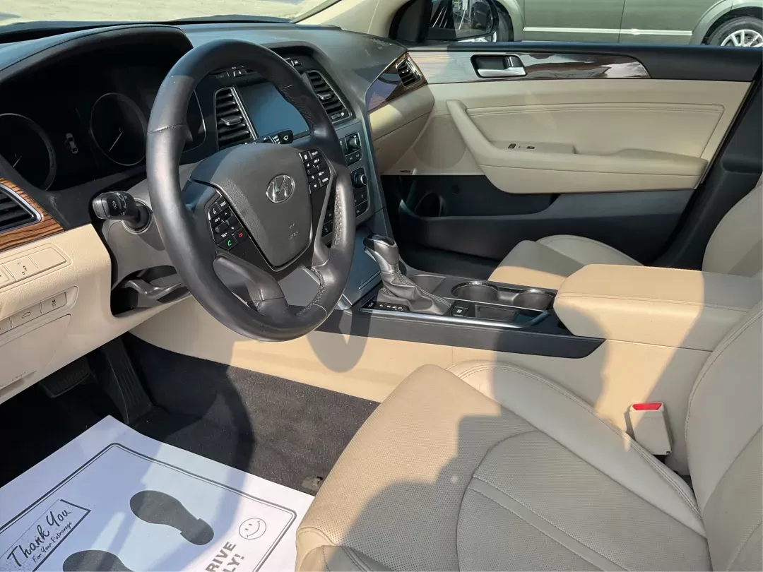 2017 Hyundai Sonata Limited (5NPE34AF4HH) with an 2.4L I-4 gasoline direct injection engine, located at 1099 N County Rd 25A , Troy, OH, 45373, (937) 908-9800, 40.057079, -84.212883 - ### Discover Your Ideal Sedan for Every Adventure: 2017 Hyundai Sonata Limited at Advantage Car and Credit<br /> <br /> Are you in search of a reliable vehicle that seamlessly fits into your busy lifestyle? Whether you're commuting to work, running errands, or planning a weekend getaway, the **2017 - Photo#8