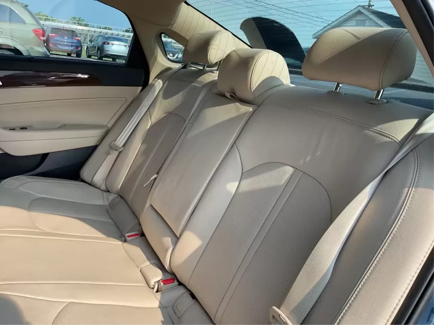 2017 Hyundai Sonata Limited (5NPE34AF4HH) with an 2.4L I-4 gasoline direct injection engine, located at 1099 N County Rd 25A, Troy, OH, 45373, (937) 908-9800, 40.057079, -84.212883 - Photo#9