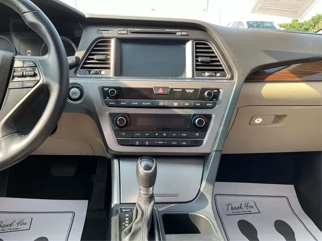 2017 Hyundai Sonata Limited (5NPE34AF4HH) with an 2.4L I-4 gasoline direct injection engine, located at 1099 N County Rd 25A , Troy, OH, 45373, (937) 908-9800, 40.057079, -84.212883 - ### Discover Your Ideal Sedan for Every Adventure: 2017 Hyundai Sonata Limited at Advantage Car and Credit<br /> <br /> Are you in search of a reliable vehicle that seamlessly fits into your busy lifestyle? Whether you're commuting to work, running errands, or planning a weekend getaway, the **2017 - Photo#12