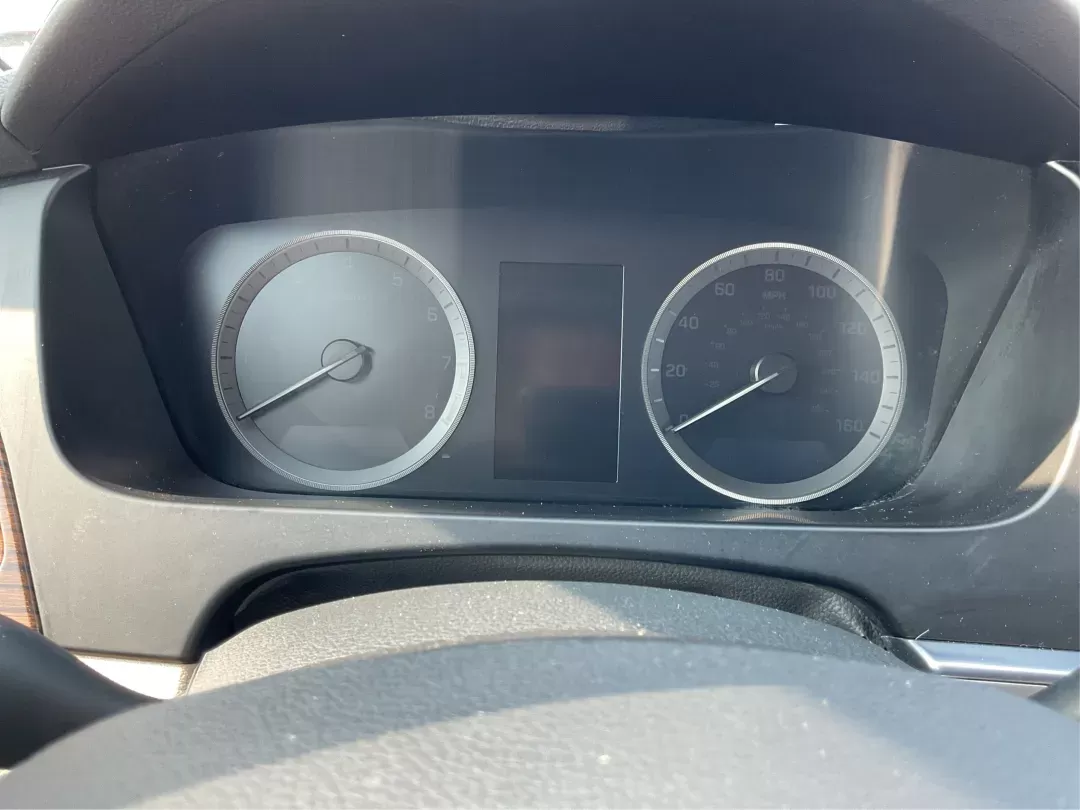 2017 Hyundai Sonata Limited (5NPE34AF4HH) with an 2.4L I-4 gasoline direct injection engine, located at 1099 N County Rd 25A , Troy, OH, 45373, (937) 908-9800, 40.057079, -84.212883 - ### Discover Your Ideal Sedan for Every Adventure: 2017 Hyundai Sonata Limited at Advantage Car and Credit<br /> <br /> Are you in search of a reliable vehicle that seamlessly fits into your busy lifestyle? Whether you're commuting to work, running errands, or planning a weekend getaway, the **2017 - Photo#14