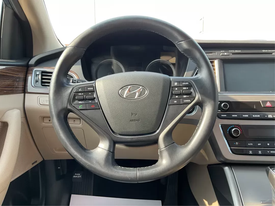 2017 Hyundai Sonata Limited (5NPE34AF4HH) with an 2.4L I-4 gasoline direct injection engine, located at 1099 N County Rd 25A , Troy, OH, 45373, (937) 908-9800, 40.057079, -84.212883 - ### Discover Your Ideal Sedan for Every Adventure: 2017 Hyundai Sonata Limited at Advantage Car and Credit<br /> <br /> Are you in search of a reliable vehicle that seamlessly fits into your busy lifestyle? Whether you're commuting to work, running errands, or planning a weekend getaway, the **2017 - Photo#15