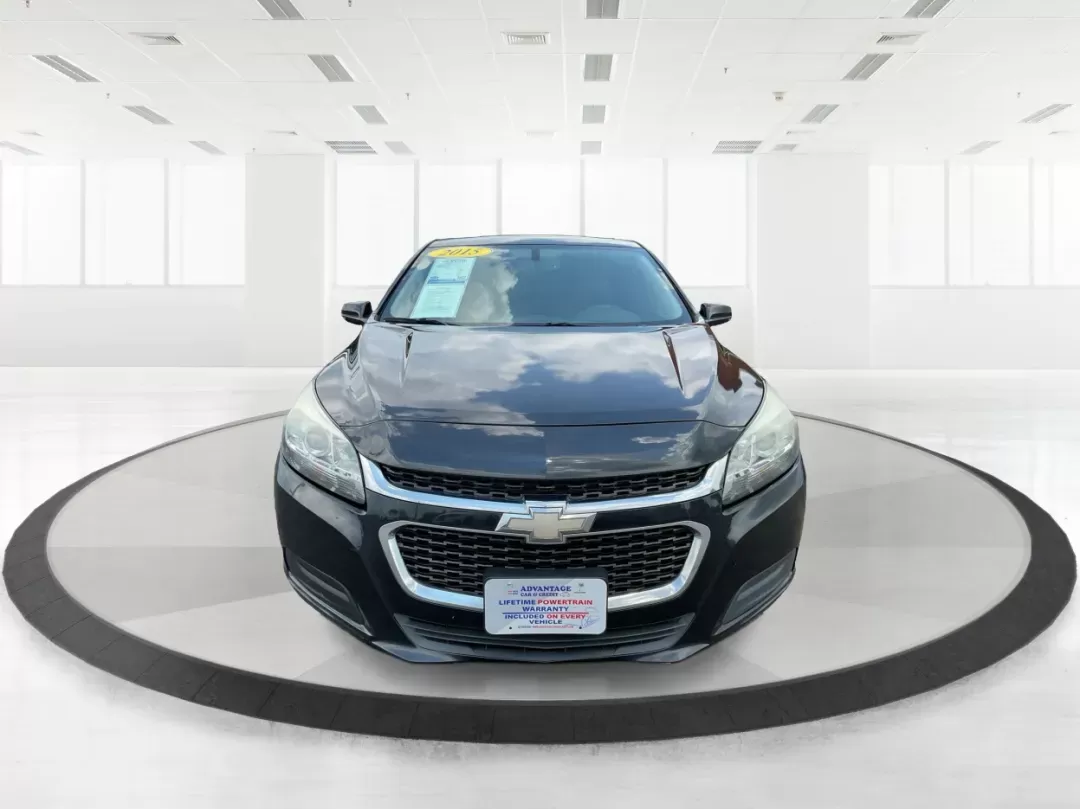 2015 Chevrolet Malibu 1LT (1G11C5SL6FF) with an ECOTEC 2.5L I-4 gasoline direct injection engine, located at 4508 South Dixie Dr, Moraine, OH, 45439, (937) 908-9800, 39.689976, -84.218452 - **Discover Your Perfect Ride: 2015 Chevrolet Malibu 1LT at Advantage Car and Credit in Fairborn, OH!**<br /> <br /> Are you on the hunt for a dependable sedan that balances style, comfort, and efficiency? Look no further than this 2015 Chevrolet Malibu 1LT, ideal for commuters, growing families, or - Photo#6