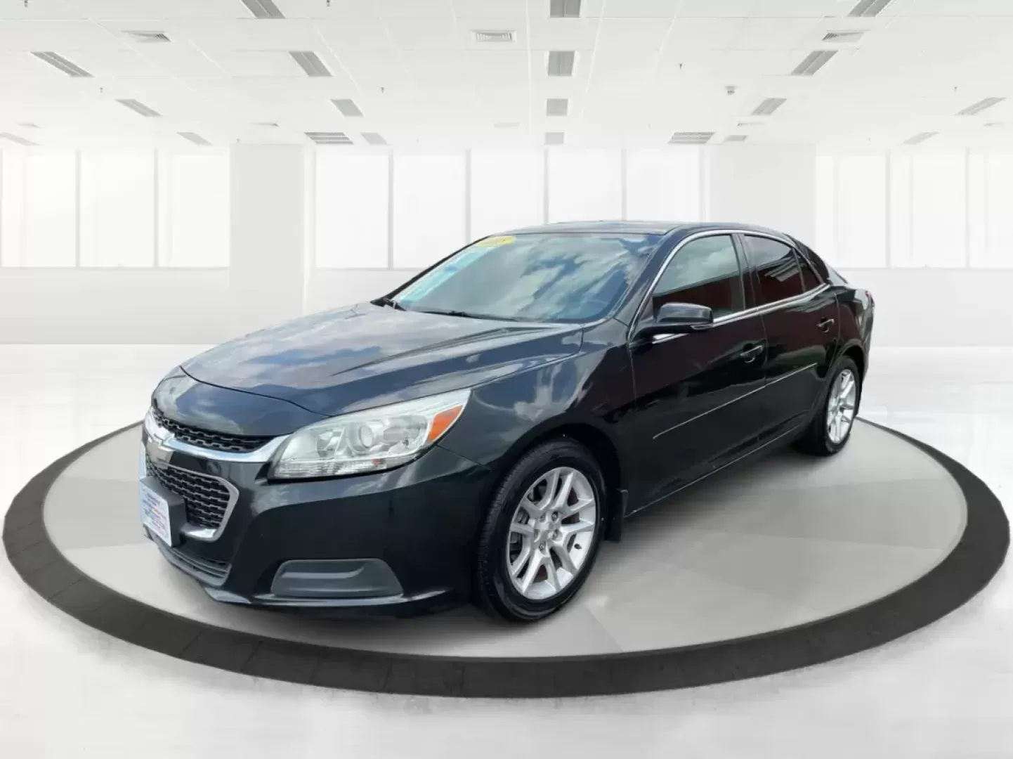 2015 Chevrolet Malibu 1LT (1G11C5SL6FF) with an ECOTEC 2.5L I-4 gasoline direct injection engine, located at 4508 South Dixie Dr, Moraine, OH, 45439, (937) 908-9800, 39.689976, -84.218452 - Photo#7